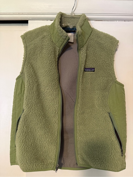 Patagonia Jackets & Blazers - Vintage Patagonia Olive Green Sherpa Fleece Vest